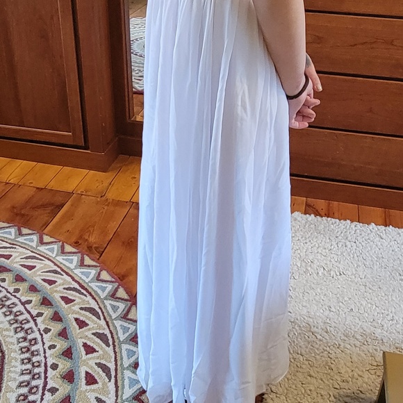 White Graduation or prom dress, size small - Picture 5 of 6